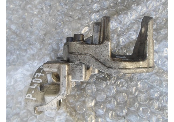 кронштейн двигуна,правий Peugeot,Citroen,Xsara Picasso,1.6hdi,9647646380